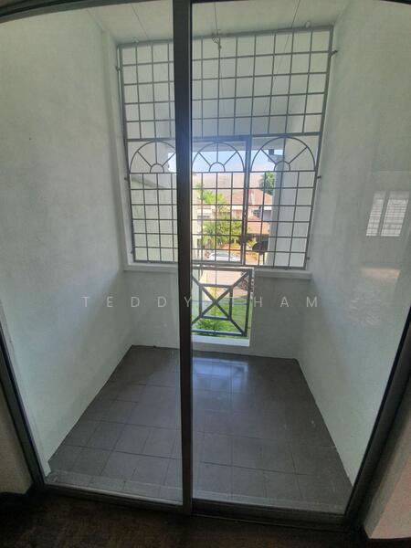 2-storey Terraced House for Sale in Taman Desa Tasek (Bandar Tasik Selatan) - Teddy Tham - Balcony - PropertyGuru.com.my