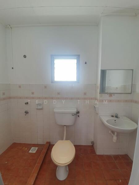 2-storey Terraced House for Sale in Taman Desa Tasek (Bandar Tasik Selatan) - Teddy Tham - Bathroom - PropertyGuru.com.my