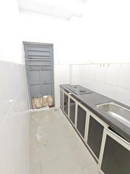 2-storey Terraced House for Sale in Taman Nusa Idaman (Iskandar Puteri (Nusajaya)) - Max Loh - Kitchen - PropertyGuru.com.my