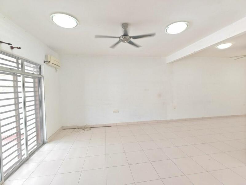 2-storey Terraced House for Sale in Taman Nusa Idaman (Iskandar Puteri (Nusajaya)) - Max Loh - Living Room - PropertyGuru.com.my