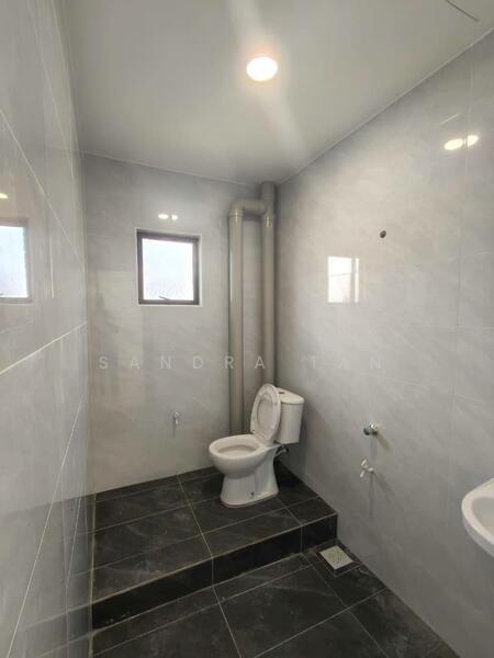 Flat for Sale at Flat Taman Ungku Tun Aminah - Sandra Tan - Bathroom - PropertyGuru.com.my