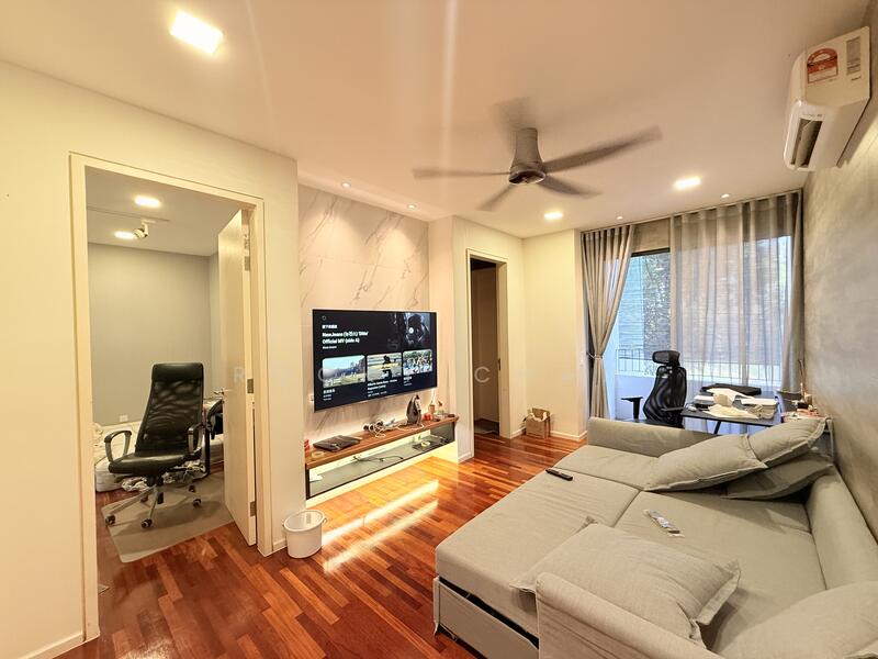 3-storey Terraced House for Sale in Rawang (Selangor) - Rocky Chan - Living Room - PropertyGuru.com.my