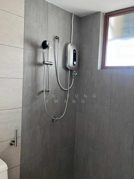 Service Residence for Sale at 216 Residences - Han Yung Kwang - Bathroom - PropertyGuru.com.my
