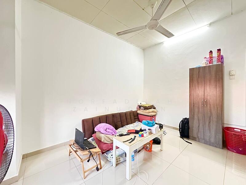 2-storey Terraced House for Sale in Puncak Alam (Selangor) - NORFADILAH ZAINUDDIN - Living Room - PropertyGuru.com.my