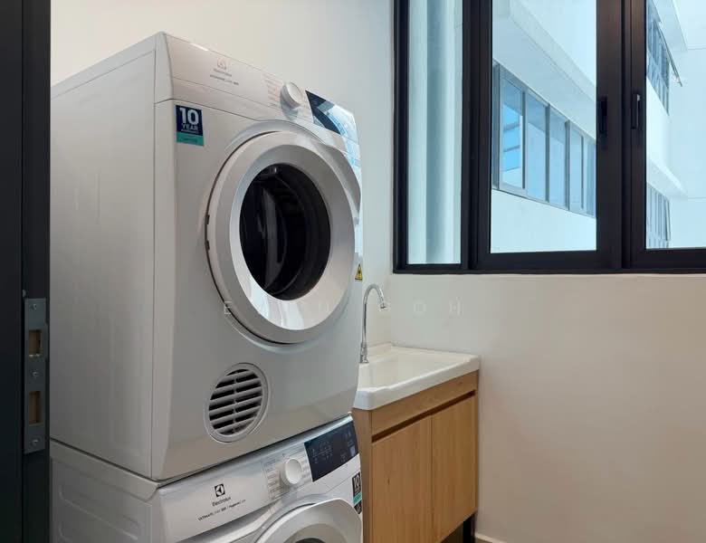 Queens Residences Q2 @ Queens Waterfront untuk Untuk Disewa - RM 6,500 /bulan, Apr 2026 - Yard - PropertyGuru.com.my