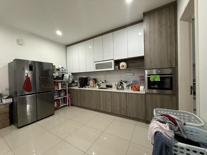 Bandar Country Homes untuk Untuk Dijual - RM 1,150,000, Apr 2026 - Kitchen - PropertyGuru.com.my