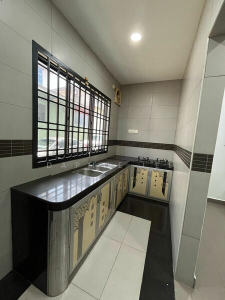 Taman Setia Indah untuk Untuk Disewa - RM 2,000 /bulan, Feb 2026 - Kitchen - PropertyGuru.com.my
