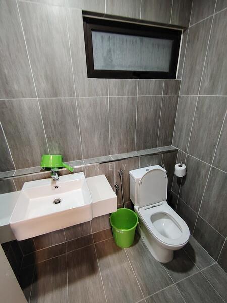 Service Residence for Rent at The Pulse Residence - Jeffrey Yap - Bathroom - PropertyGuru.com.my