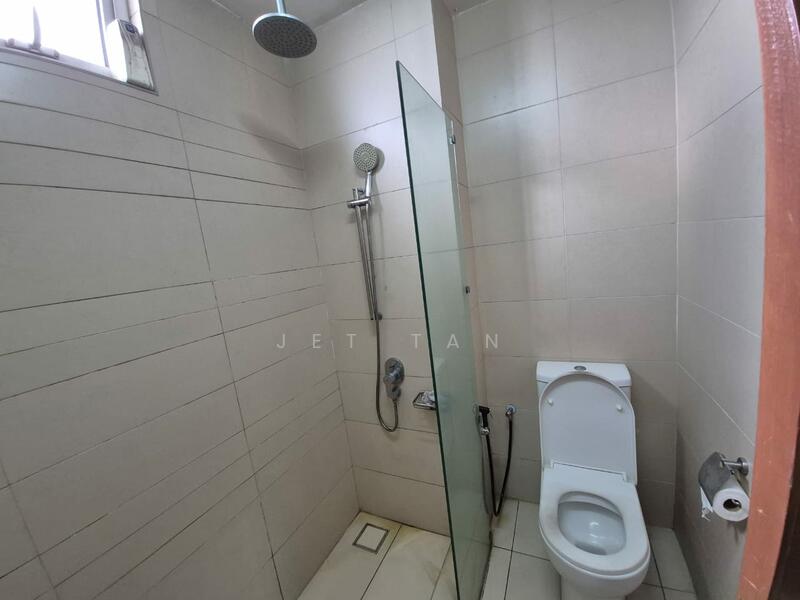 Condominium for Sale at Sri Putramas III / Royal Regent - Jet Tan - Bathroom - PropertyGuru.com.my