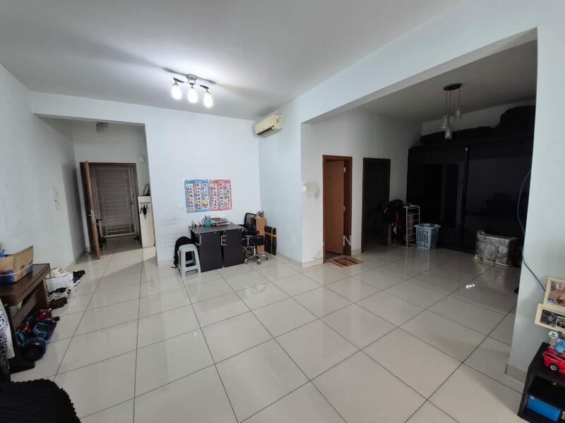 Condominium for Sale at Sri Putramas III / Royal Regent - Jet Tan - Living Room - PropertyGuru.com.my