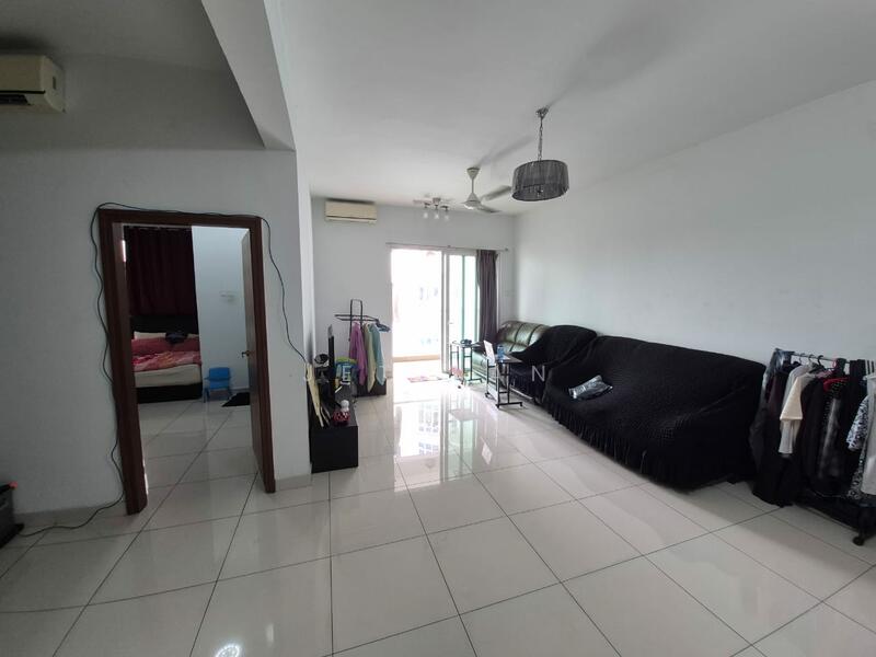 Condominium for Sale at Sri Putramas III / Royal Regent - Jet Tan - Living Room - PropertyGuru.com.my