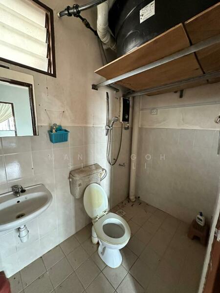 Flat for Sale at Flat Taman Perling - Mandy Goh Siew Li - Bathroom - PropertyGuru.com.my