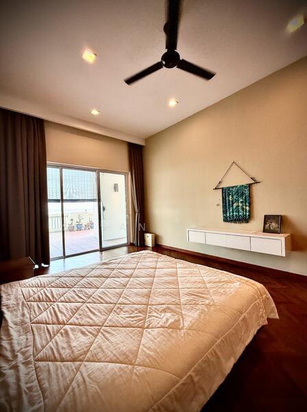 Straits Quay (The Suites at Waterside) untuk Untuk Disewa - RM 4,800 /bulan, Feb 2026 - Bedroom - PropertyGuru.com.my