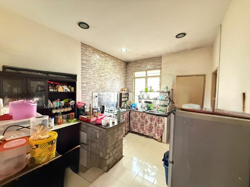 1-storey Terraced House for Sale in Perkampungan Indera Sempurna (Penor) - Mohammad Azizi - Kitchen - PropertyGuru.com.my