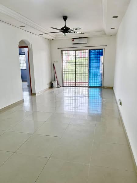 Kondominium untuk Dijual di Vista Amani - EMA ALLANG - Living Room - PropertyGuru.com.my