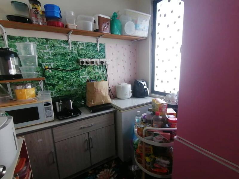 3-storey Terraced House for Sale in Rawang (Selangor) - Evelyn Khoo - Kitchen - PropertyGuru.com.my