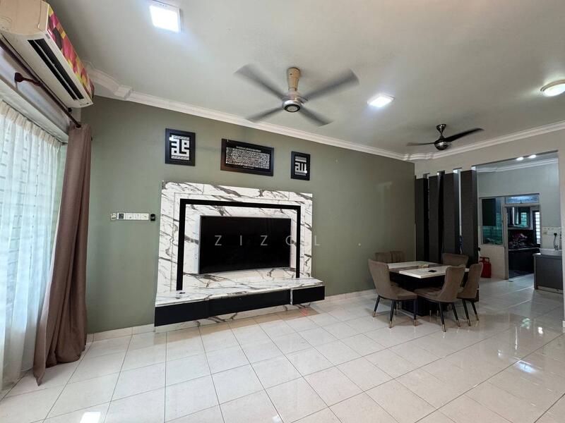 2-storey Terraced House for Sale in Bandar Bukit Raja (Klang) - Azizol . - Living Room - PropertyGuru.com.my