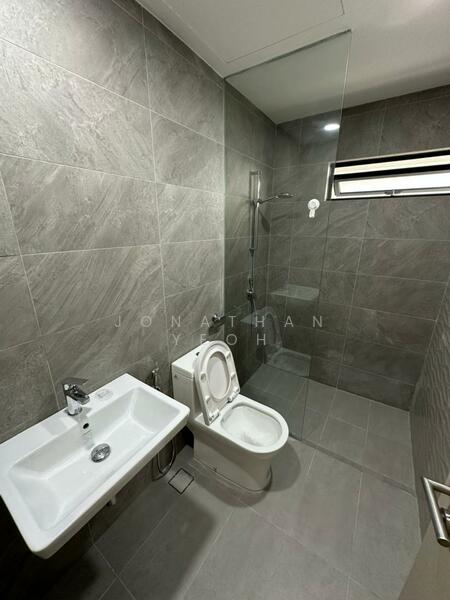 Quinn Residence untuk Untuk Disewa - RM 3,000 /bulan, Feb 2026 - Bathroom - PropertyGuru.com.my