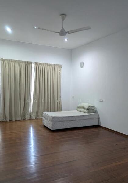 3 Storey Terrace Partly Furnished For Rent @ Lintang Lembah Permai Tanjung Bungah untuk Untuk Disewa - RM 3,500 /bulan, Feb 2026 - Bedroom - PropertyGuru.com.my