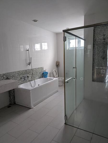 3 Storey Terrace Partly Furnished For Rent @ Lintang Lembah Permai Tanjung Bungah untuk Untuk Disewa - RM 3,500 /bulan, Feb 2026 - PropertyGuru.com.my