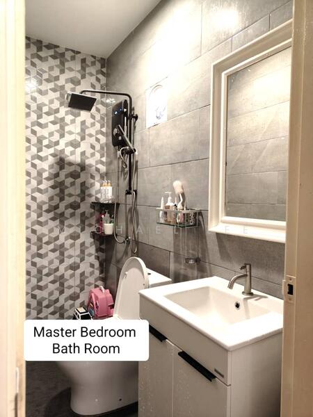 Semi-Detached House for Rent in Taman Desiran Bayu (Puchong) - Michael Lee - Bathroom - PropertyGuru.com.my