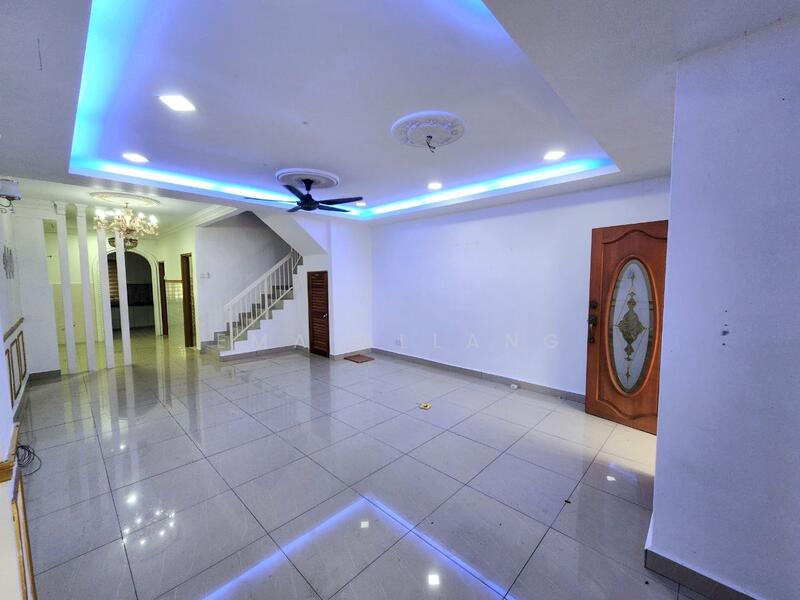 2-storey Terraced House for Sale in Bandar Tasik Puteri (Rawang) - EMA ALLANG - Living Room - PropertyGuru.com.my