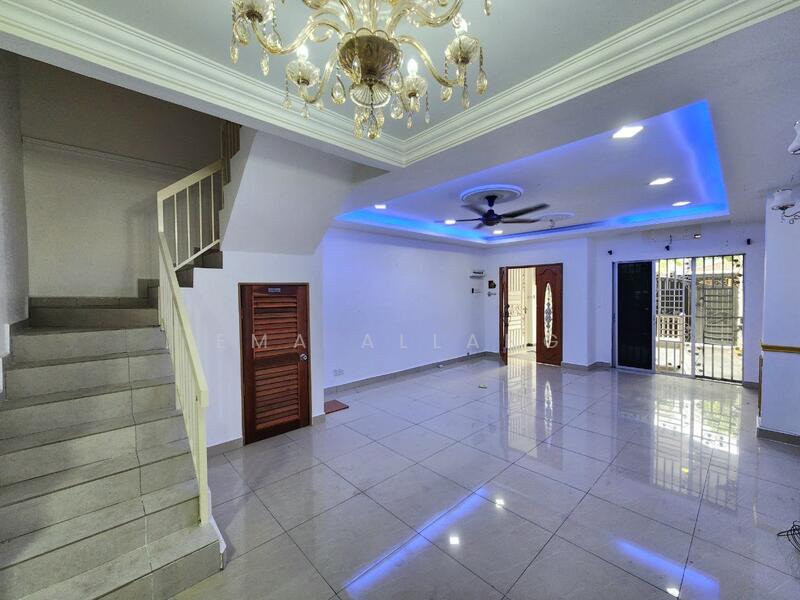2-storey Terraced House for Sale in Bandar Tasik Puteri (Rawang) - EMA ALLANG - Living Room - PropertyGuru.com.my
