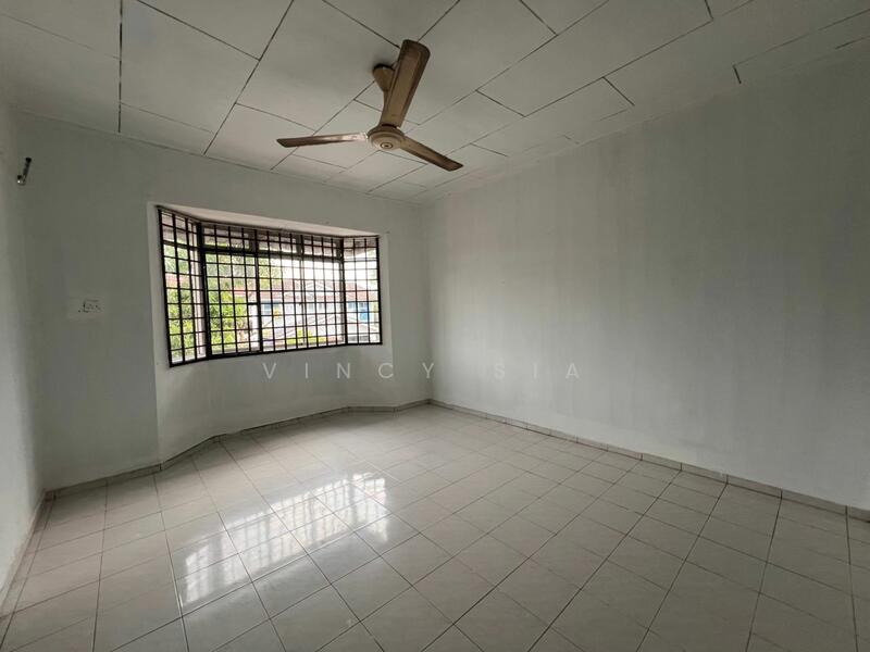 2-storey Terraced House for Sale in Senai (Kulai) - Vincy Sia - Living Room - PropertyGuru.com.my