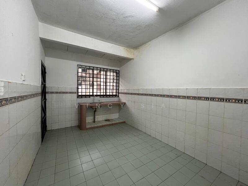 2-storey Terraced House for Sale in Senai (Kulai) - Vincy Sia - Kitchen - PropertyGuru.com.my