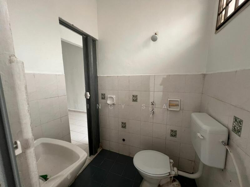 2-storey Terraced House for Sale in Senai (Kulai) - Vincy Sia - Bathroom - PropertyGuru.com.my