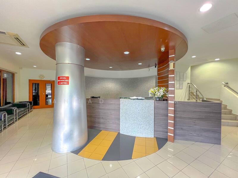 Shop / Office for Sale in Seksyen 13 (Shah Alam) - Ahmad Muslim - Lobby - PropertyGuru.com.my