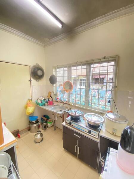 1-storey Terraced House for Sale in Taman Garing Utama (Rawang) - Evelyn Khoo - Kitchen - PropertyGuru.com.my