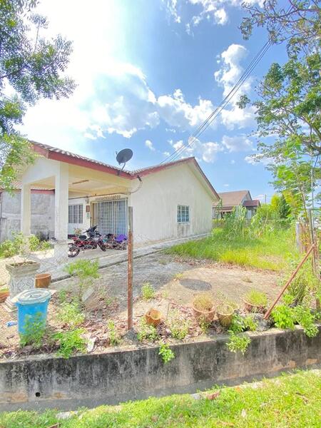 1-storey Terraced House for Sale in Taman Garing Utama (Rawang) - Evelyn Khoo - Exterior - PropertyGuru.com.my