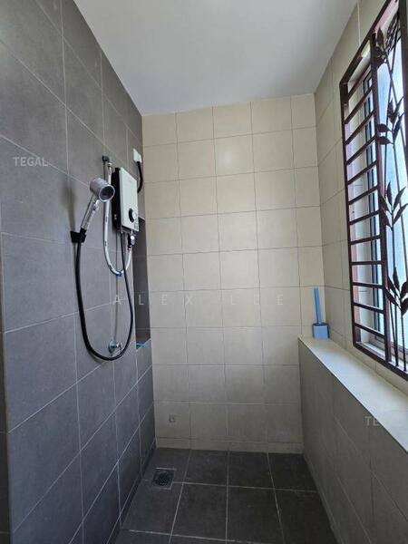 3-storey Terraced House for Rent in Klang (Selangor) - Alex Lee - Bathroom - PropertyGuru.com.my