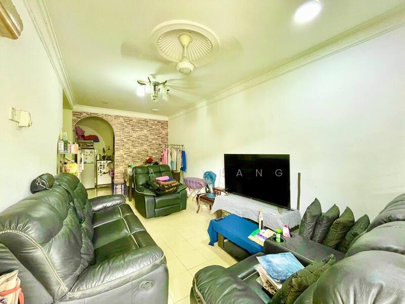 1.5-storey Terraced House for Sale at Taman Impian Putra - EMA ALLANG - Living Room - PropertyGuru.com.my