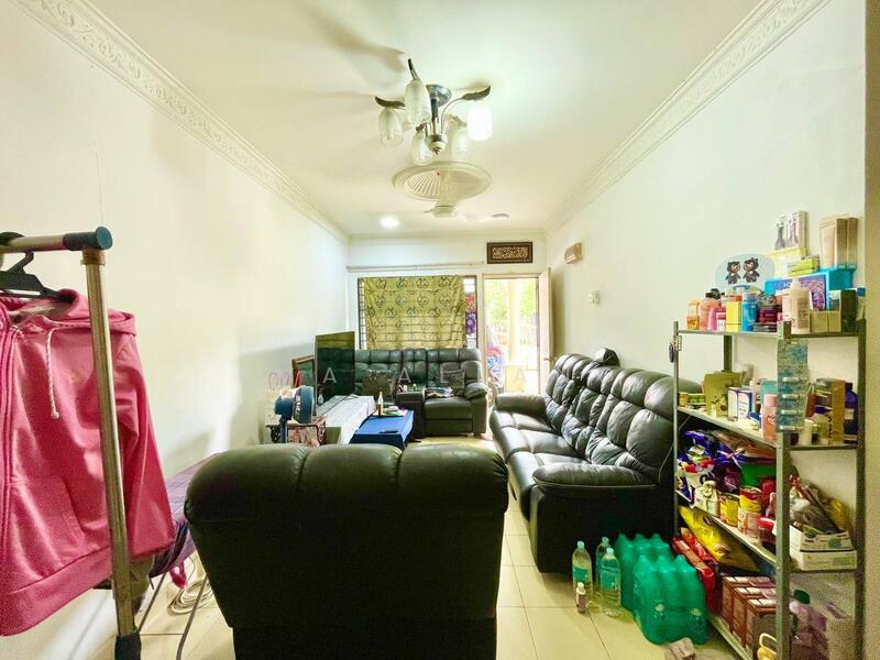 1.5-storey Terraced House for Sale at Taman Impian Putra - EMA ALLANG - Living Room - PropertyGuru.com.my