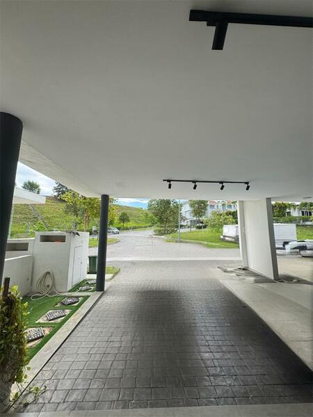 3-storey Terraced House for Rent in Batu Arang (Selangor) - Evelyn Khoo - Car Porch - PropertyGuru.com.my