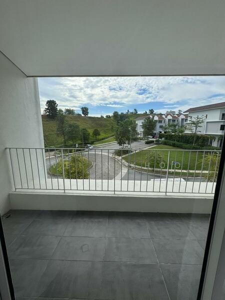 3-storey Terraced House for Rent in Batu Arang (Selangor) - Evelyn Khoo - Balcony - PropertyGuru.com.my