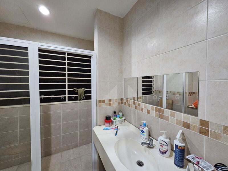 3-storey Terraced House for Sale in Cheras (Selangor) - Terrance Leong - Bathroom - PropertyGuru.com.my