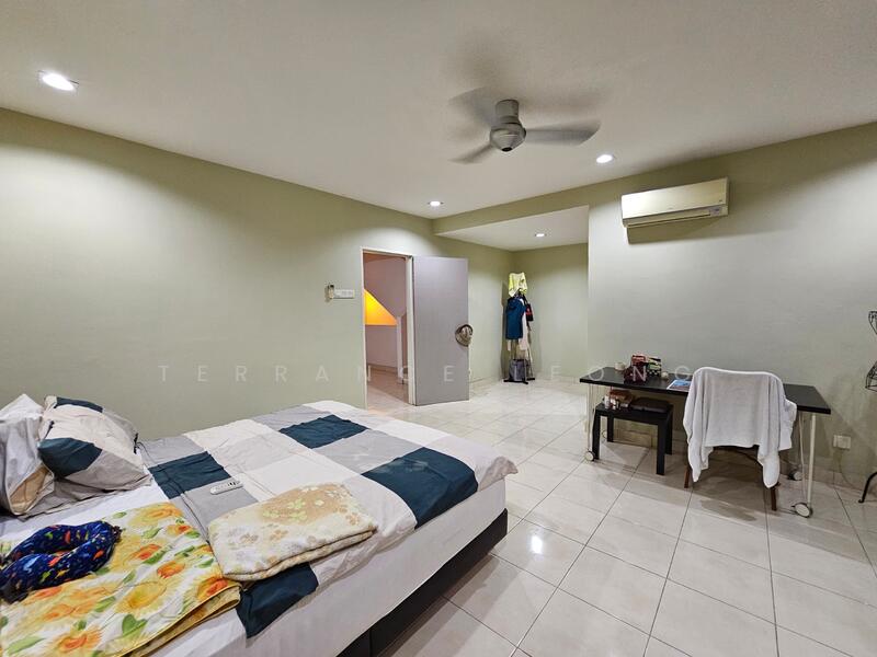 3-storey Terraced House for Sale in Cheras (Selangor) - Terrance Leong - Bedroom - PropertyGuru.com.my