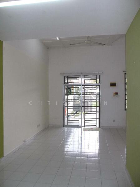 Taman Setia Indah untuk Untuk Dijual - RM 650,000, Feb 2026 - Living Room - PropertyGuru.com.my