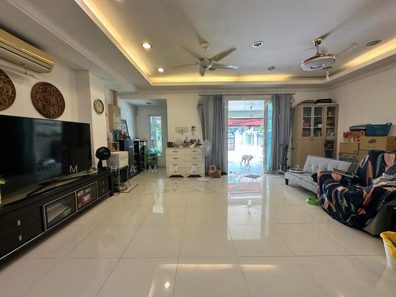 2-storey Terraced House for Sale in Puchong (Selangor) - Mohammad Azizi - Living Room - PropertyGuru.com.my