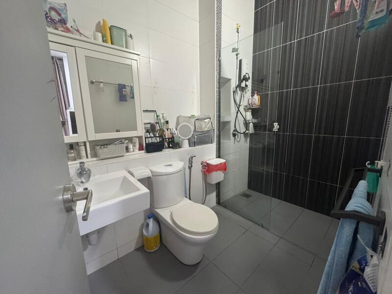 2-storey Terraced House for Sale in Tebrau (Johor) - Meng . - Bathroom - PropertyGuru.com.my