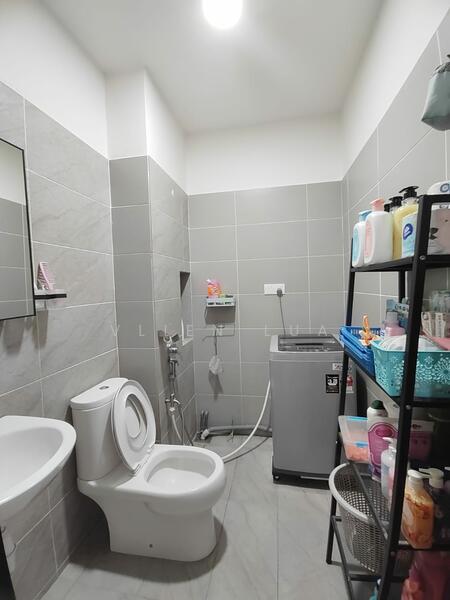 2-storey Terraced House for Sale in Taman Pulai Perdana (Kulai) - Vlien Lua - Bathroom - PropertyGuru.com.my