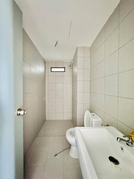 E Island Lake Haven untuk Untuk Disewa - RM 1,500 /bulan, Feb 2026 - Bathroom - PropertyGuru.com.my