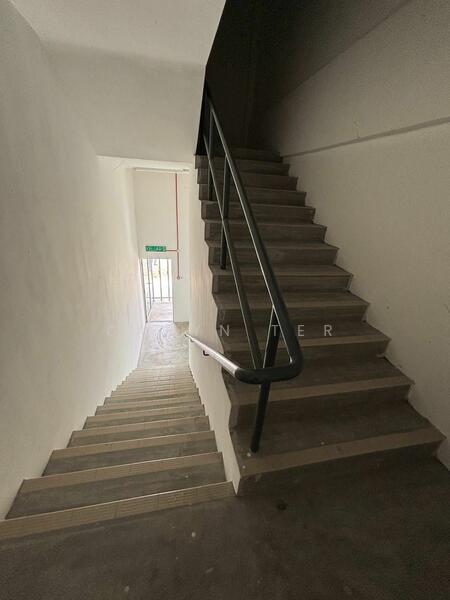 Factory for Rent in Taman Desa Cemerlang (Ulu Tiram) - Caryn Ter - Corridor - PropertyGuru.com.my