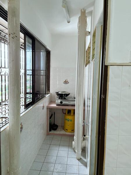 Apartment for Rent at Taman Pekaka Block 31 - Vincent Tan - Kitchen - PropertyGuru.com.my