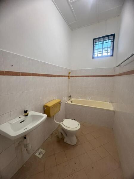 2-storey Terraced House for Sale in Skudai (Johor) - Finn Aw - Bathroom - PropertyGuru.com.my