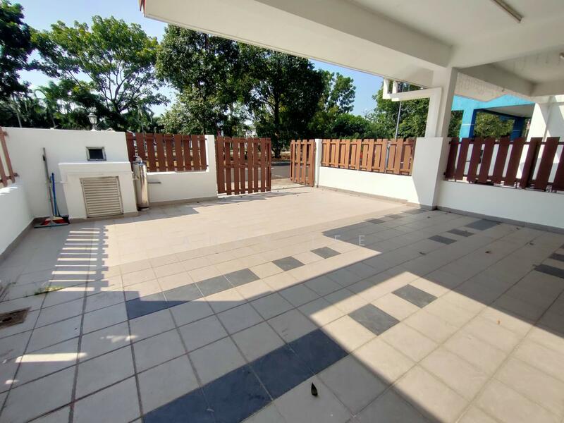 2-storey Terraced House for Rent in Kota Bayuemas (Klang) - Andy Tee - Very Spacious Car Porch - PropertyGuru.com.my