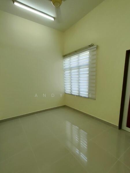 2-storey Terraced House for Rent in Kota Bayuemas (Klang) - Andy Tee - Downstairs Room With Attached Bathroom - PropertyGuru.com.my